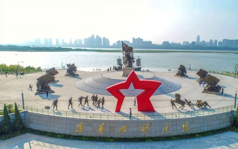 建軍雕塑廣場(chǎng)